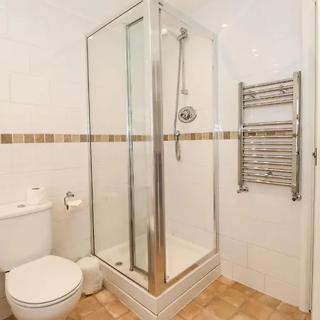 Clover - Delightful 1-bed In The Heart Of