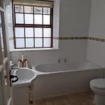 Clover - Delightful 1-bed In The Heart Of