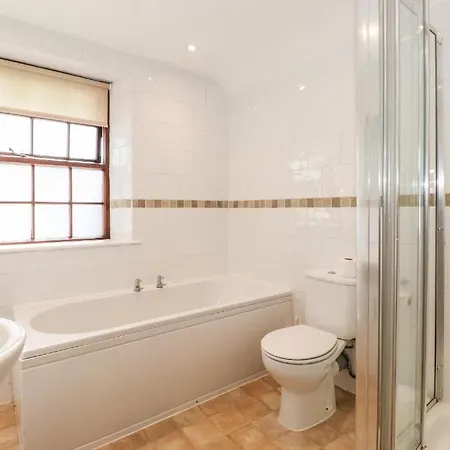 Clover - Delightful 1-bed In The Heart Of Feriehus